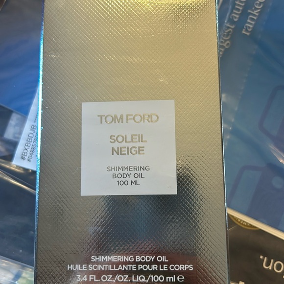 Tom Ford Soleil Neige shimmering body oil - Picture 3 of 4